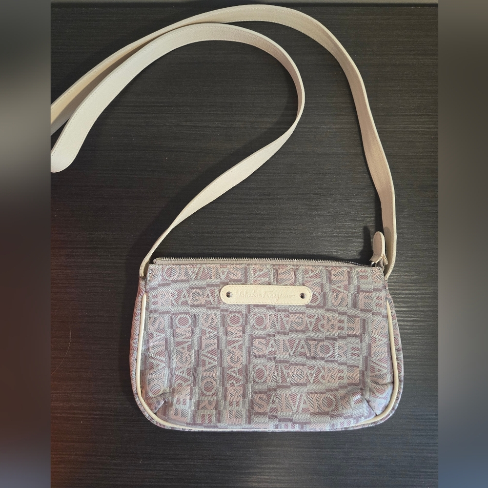 Salvatore Ferragamo Monogram Crossbody Bag Pre Owned COA